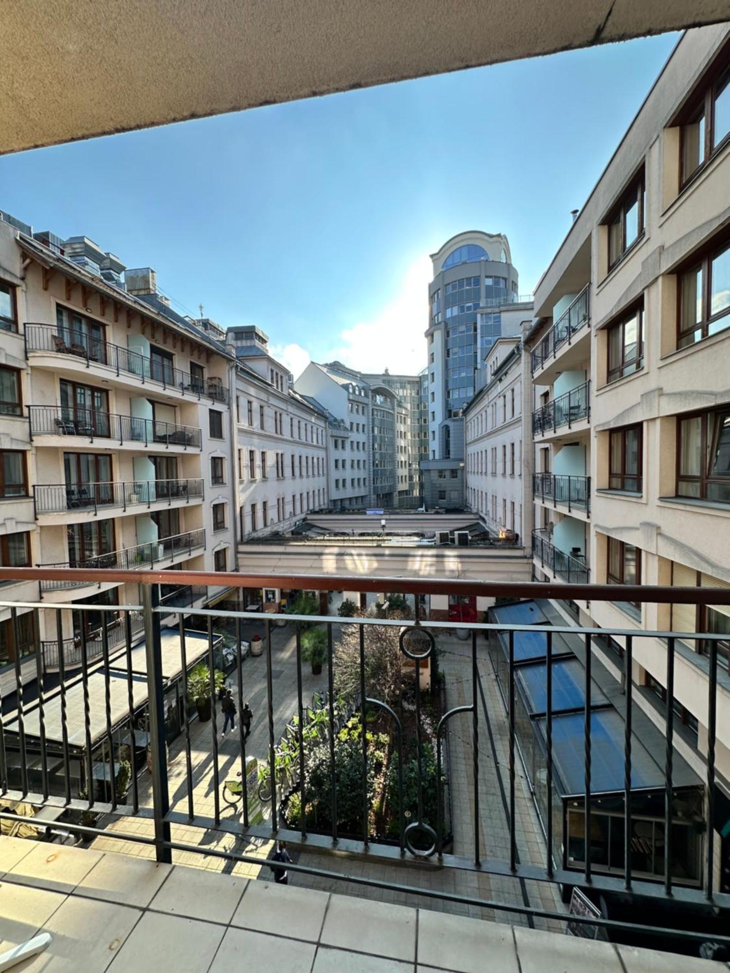 Vinyl Gozsdu Apartments Budapest Eksteriør bilde