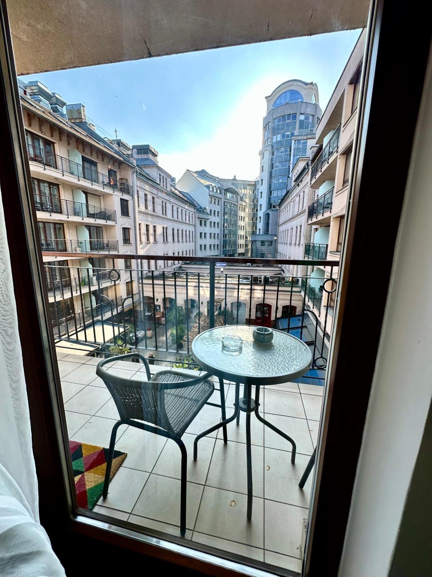 Vinyl Gozsdu Apartments Budapest Eksteriør bilde